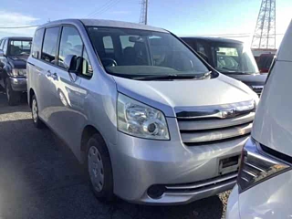 TOYOTA NOAH 2008