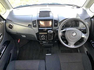 NISSAN ROOX 2009