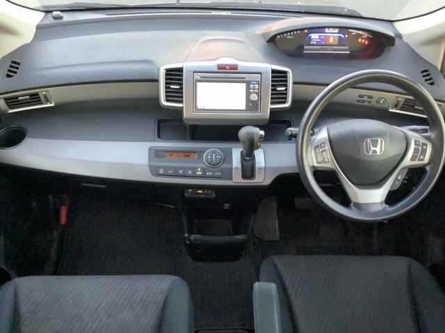 HONDA FREED 2013