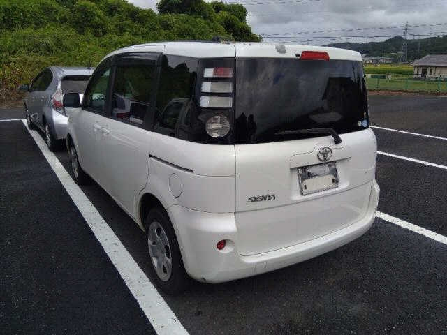 TOYOTA SIENTA 2009