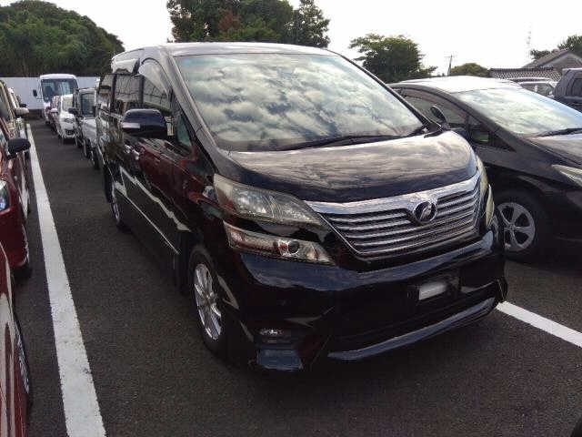 TOYOTA VELLFIRE 2010