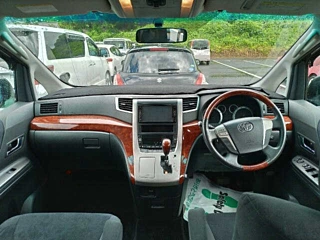 TOYOTA VELLFIRE 2010