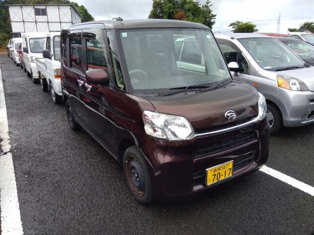 DAIHATSU TANTO 2017