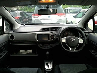 TOYOTA VITZ 2012