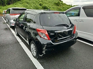 TOYOTA VITZ 2012