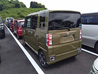 DAIHATSU WAKE 2018