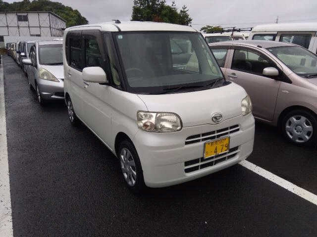 DAIHATSU TANTO 2013
