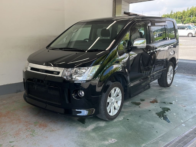 MITSUBISHI DELICA D5 2010