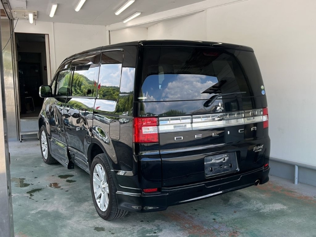 MITSUBISHI DELICA D5 2010