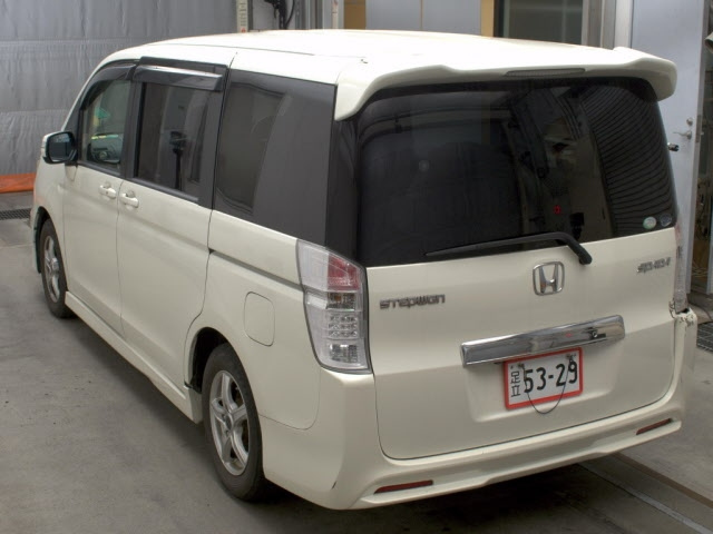 HONDA STEP WAGON 2011