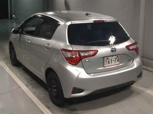TOYOTA VITZ 2017