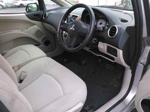 MITSUBISHI COLT PLUS 2010