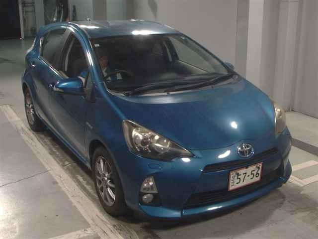 TOYOTA AQUA 2013
