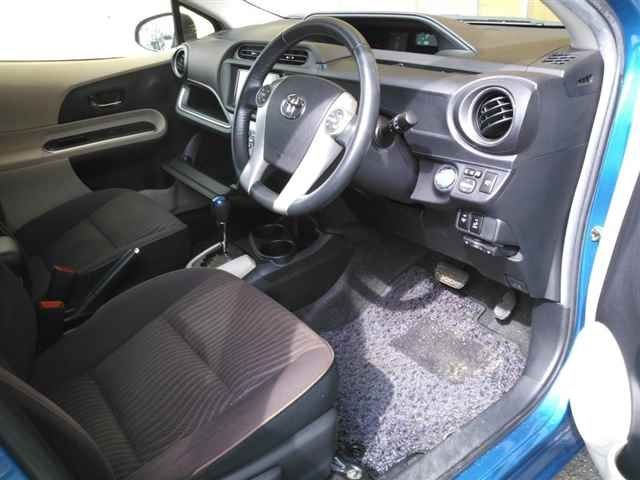 TOYOTA AQUA 2013
