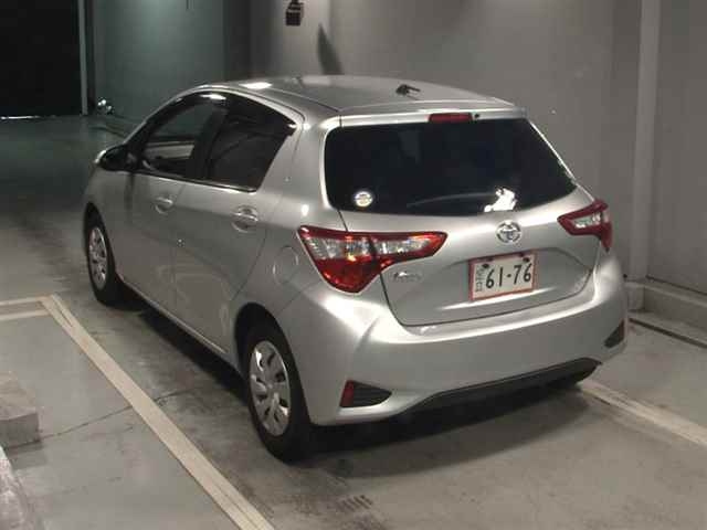 TOYOTA VITZ 2017