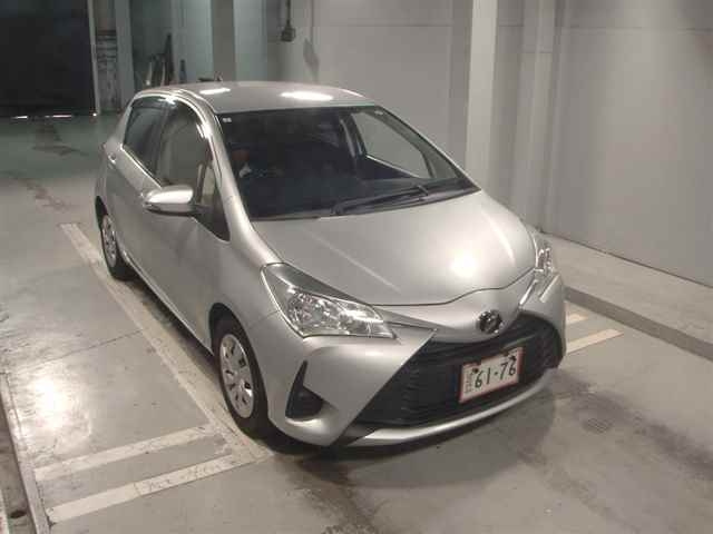 TOYOTA VITZ 2017
