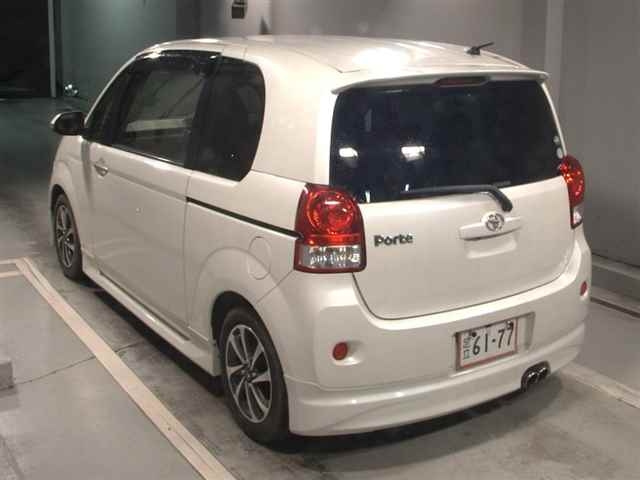 TOYOTA PORTE 2015