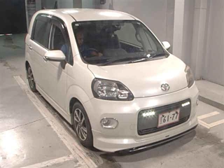 TOYOTA PORTE 2015