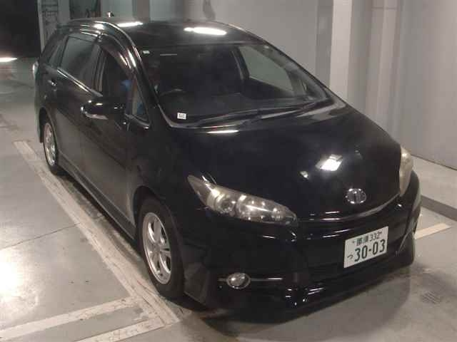 TOYOTA WISH 2013