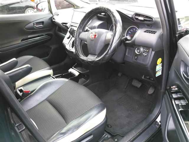 TOYOTA WISH 2013