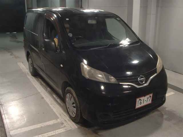 NISSAN NV200 2010