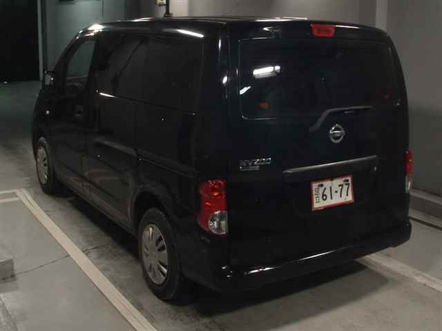 NISSAN NV200 2010