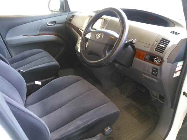 TOYOTA ESTIMA 2010