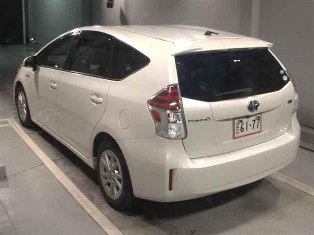 TOYOTA PRIUS ALPHA 2014