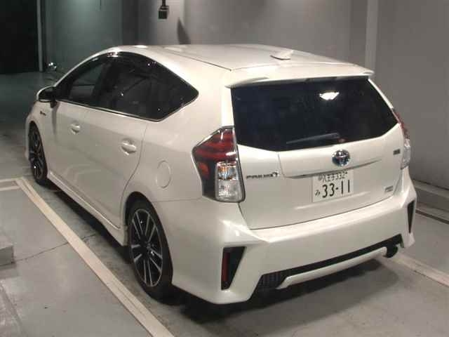 TOYOTA PRIUS ALPHA 2015