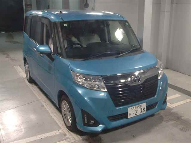 TOYOTA ROOMY 2017