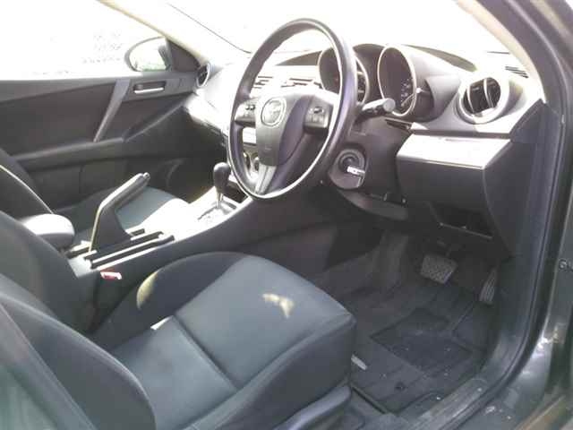 MAZDA AXELA 2010