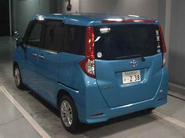 TOYOTA ROOMY 2017