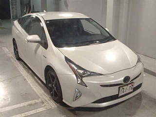 TOYOTA PRIUS 2016