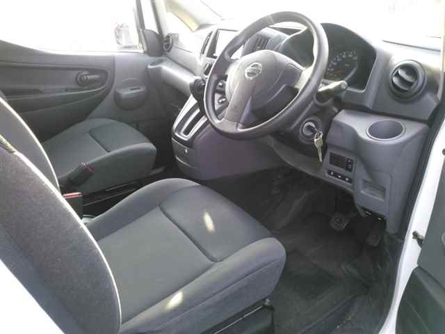 NISSAN NV200 2020