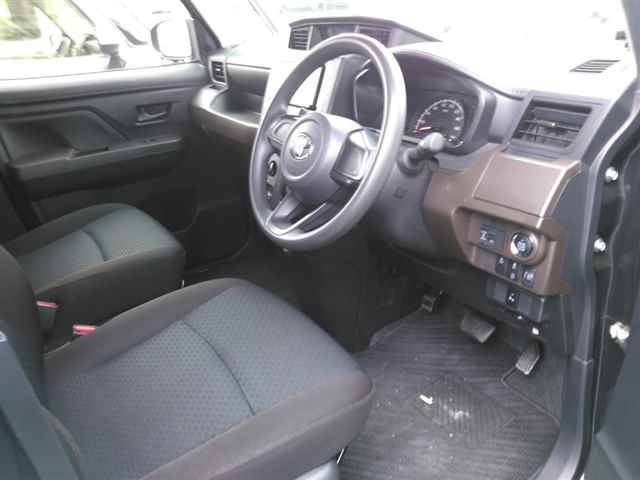 TOYOTA ROOMY 2022