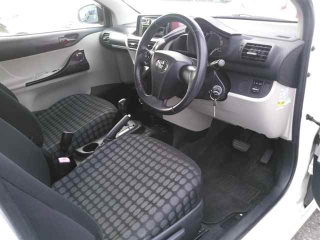 TOYOTA IQ 2011