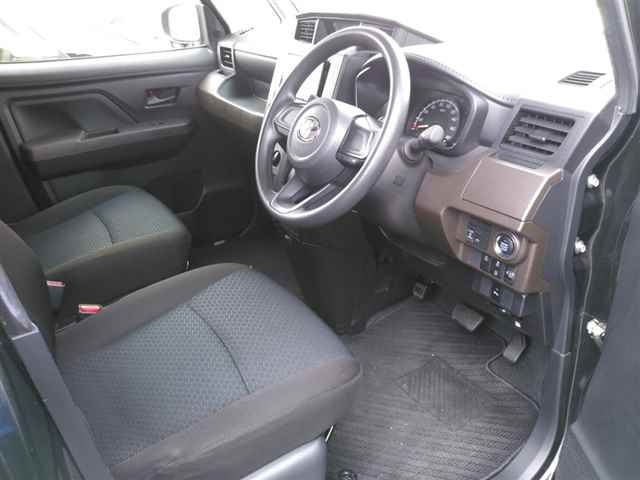 TOYOTA ROOMY 2022