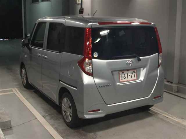 TOYOTA ROOMY 2022