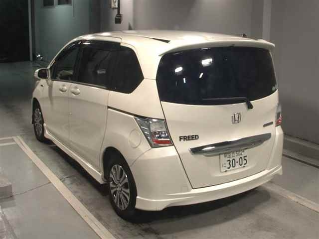 HONDA FREED 2013