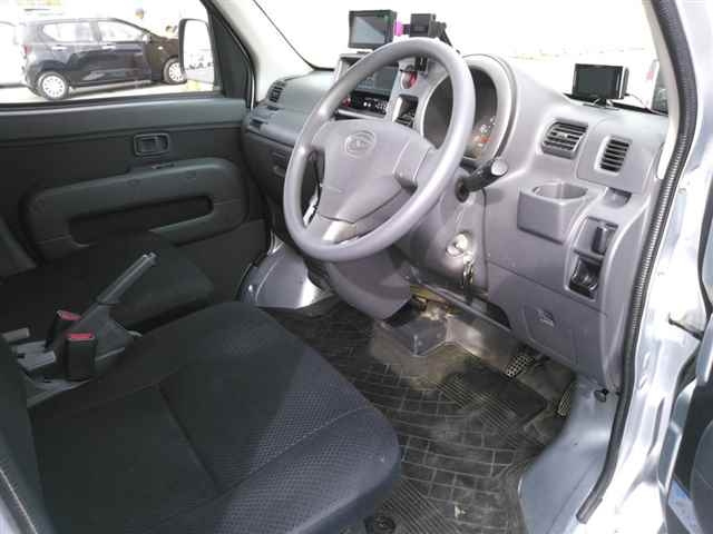 DAIHATSU HIJET VAN 2015