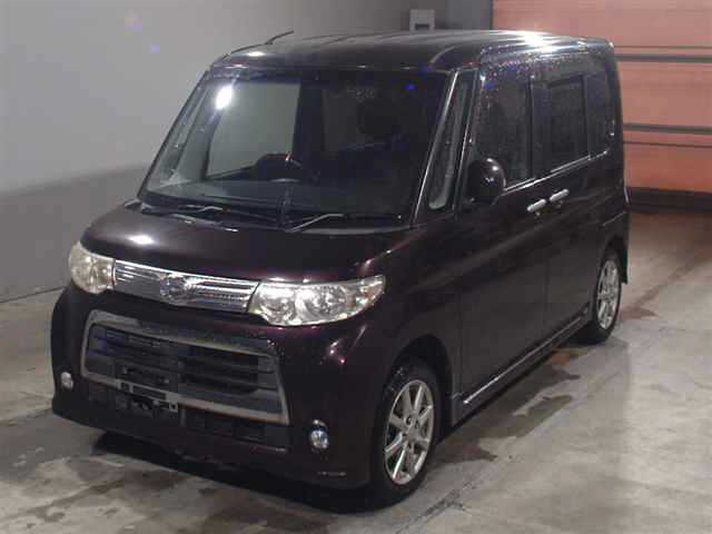 DAIHATSU TANTO 2011