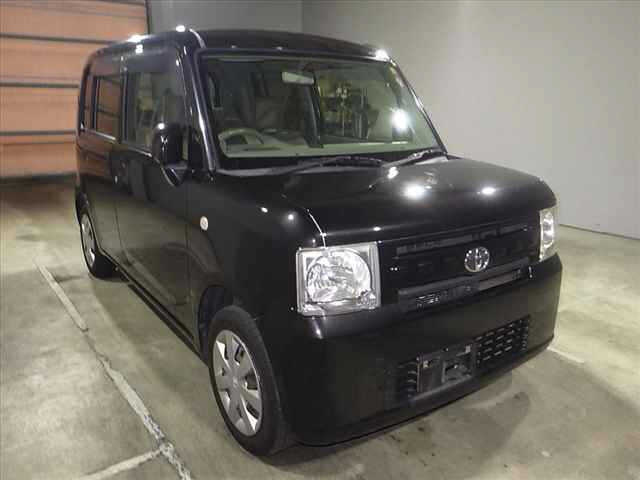 TOYOTA PIXIS SPACE 2012