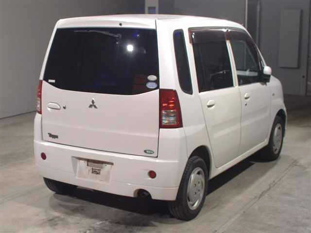 MITSUBISHI TOPPO 2010
