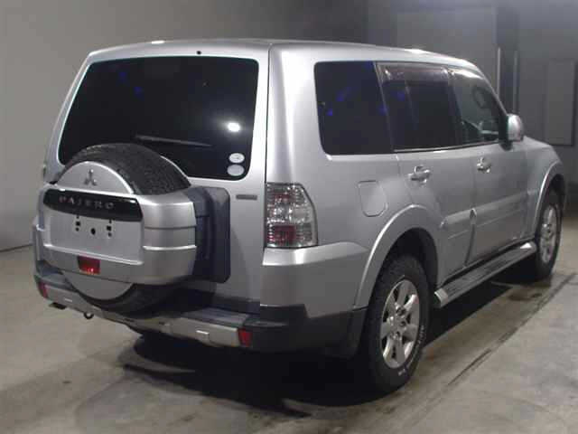 MITSUBISHI PAJERO 2009