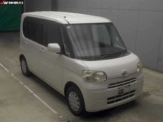 DAIHATSU TANTO 2009