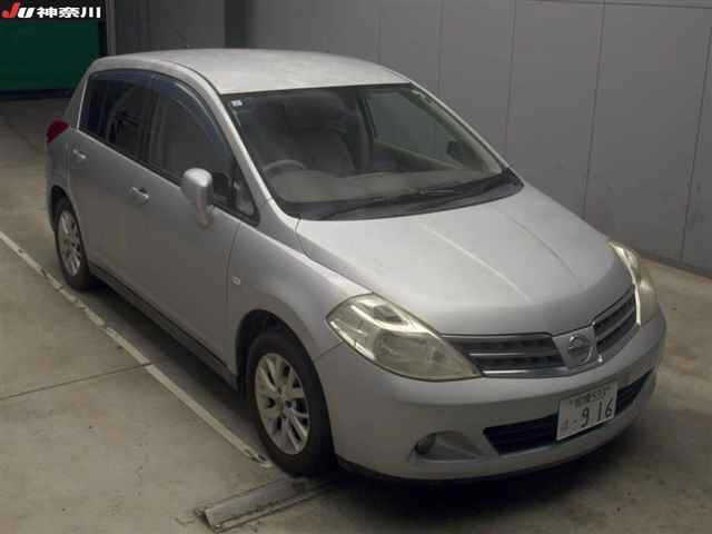 NISSAN TIIDA 2011