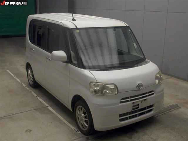 DAIHATSU TANTO 2012