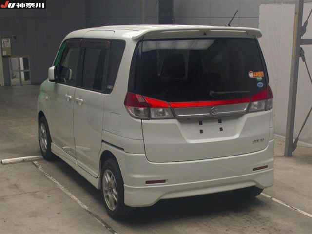 SUZUKI SOLIO 2013