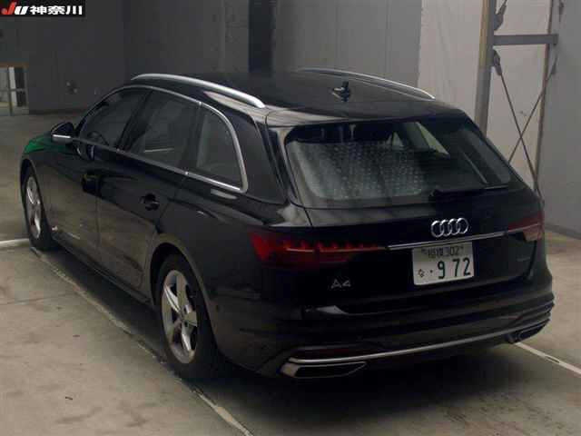 AUDI A4 2021