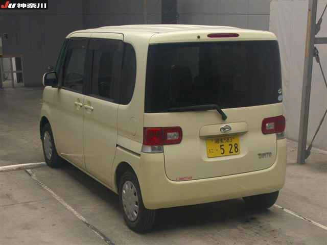 DAIHATSU TANTO 2009